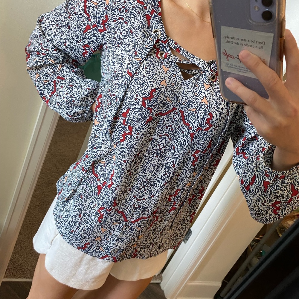 Blouse - Picture 2 of 8